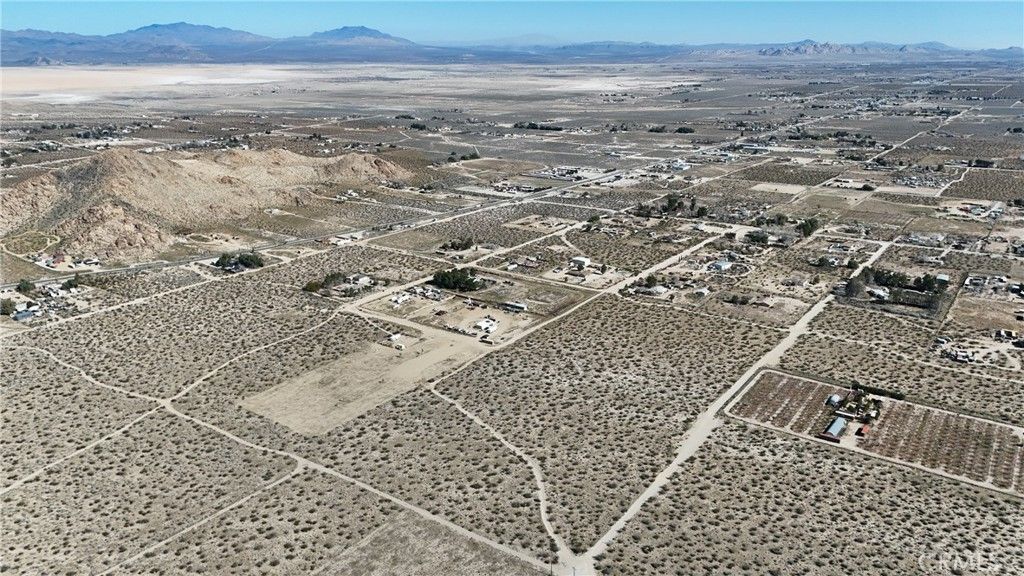 Photo of 799 Bullrush Road, Lucerne Valley, CA 92356 (MLS # HD26026348)