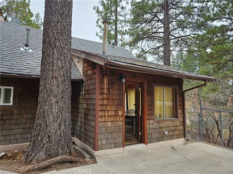 Photo of 32868 Deer, Running Springs, CA 92382 (MLS # DW26048776)