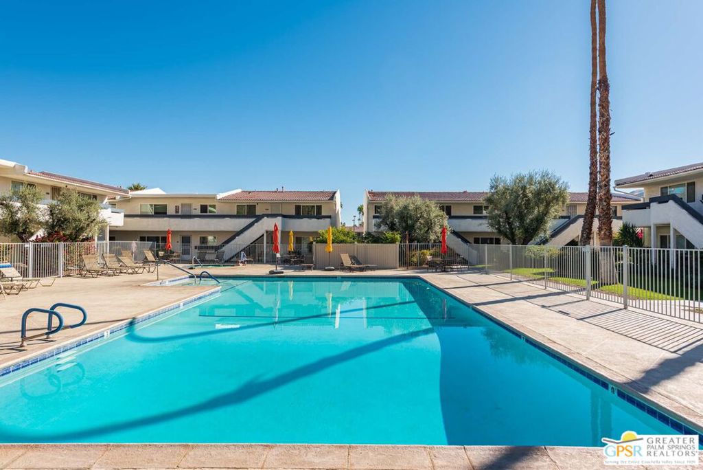 Sandstone Villas - Residential