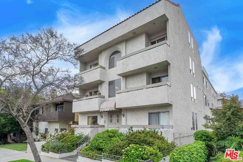 Photo of 1655 Selby Avenue #101, Los Angeles, CA 90024 (MLS # 26634555)