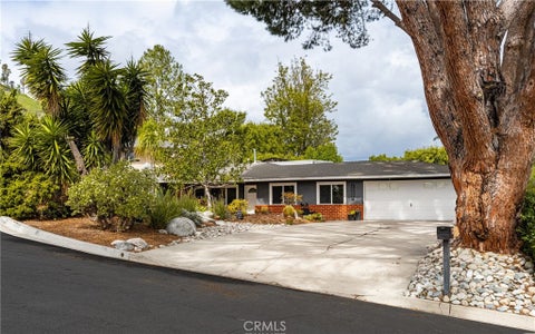 Photo of 19301 Maynard Way WAY, North Tustin, CA 92705 (MLS # PW26187599)