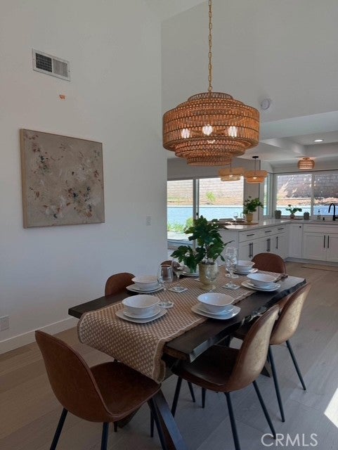 1182 Sunnyhills