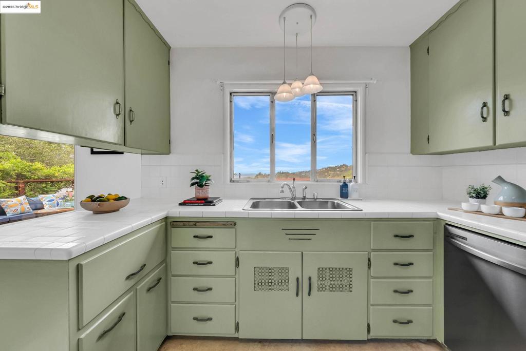 MONTCLAIR - Residential