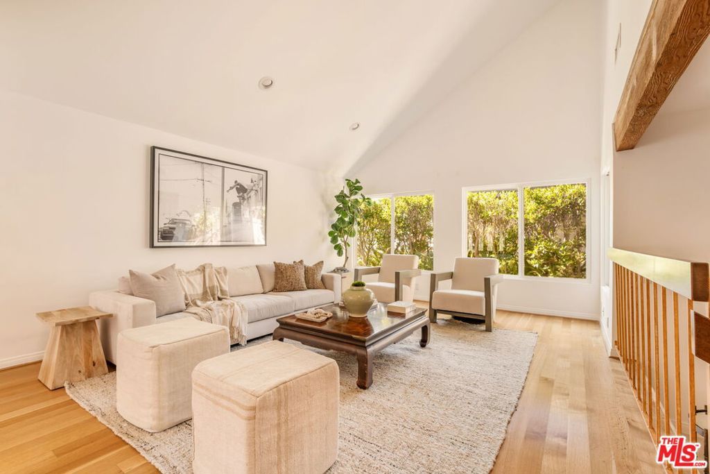 Photo of 1424 Avenida De Cortez, Pacific Palisades, CA 90272 (MLS # 25584045)