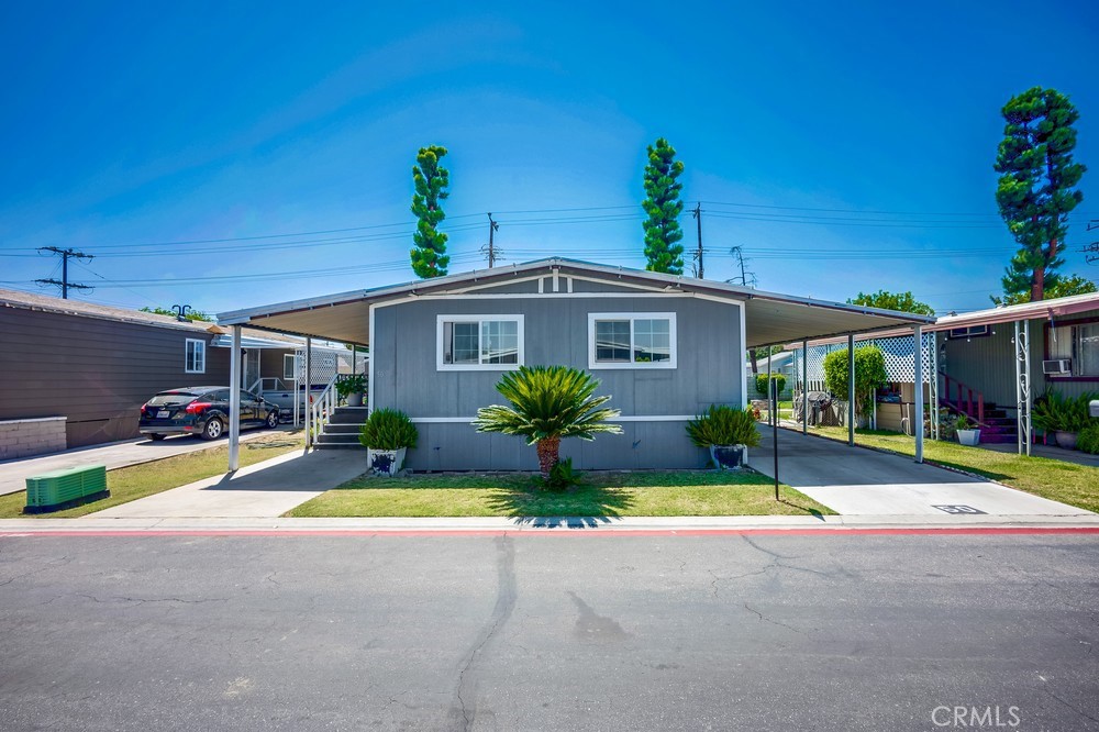 Spacious 3-Bedroom, 2-Bath Home in Desirable Fontana Community!
Welcome to this charming and spacious 3-bedroom, 2-bath mobile home, offering 1,440 sq. ft. of comfortable living space. Nestled in a beautifully maintained and quiet community in Fontana, this home is conveniently located near shopping centers, restaurants, and Kaiser Hospital.
Enjoy resort-style amenities including a sparkling swimming pool, two basketball courts, and pristine common areas. Whether you're starting out or downsizing, this is an excellent opportunity to own in a clean, peaceful neighborhood at a very affordable price.
?? Don’t miss out on this great opportunity—schedule your showing today!