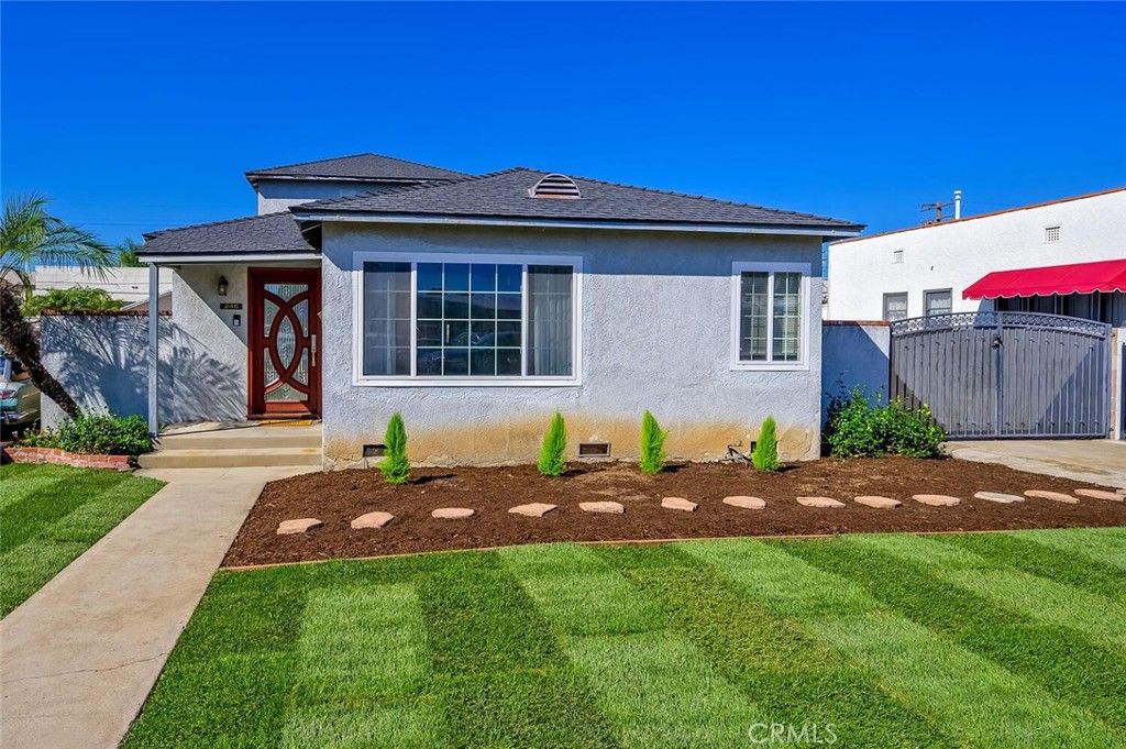 Photo of 246 S Bush St, Orange, CA 92868 (MLS # OC25242529)