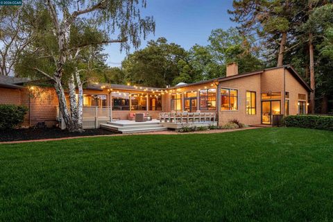 Photo of 90 Overhill Rd RD, Orinda, CA 94563 (MLS # 41134307)