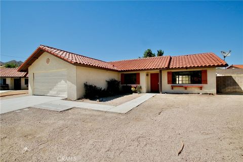 Photo of 7611 La Paz Court, Yucca Valley, CA 92284 (MLS # JT26109425)