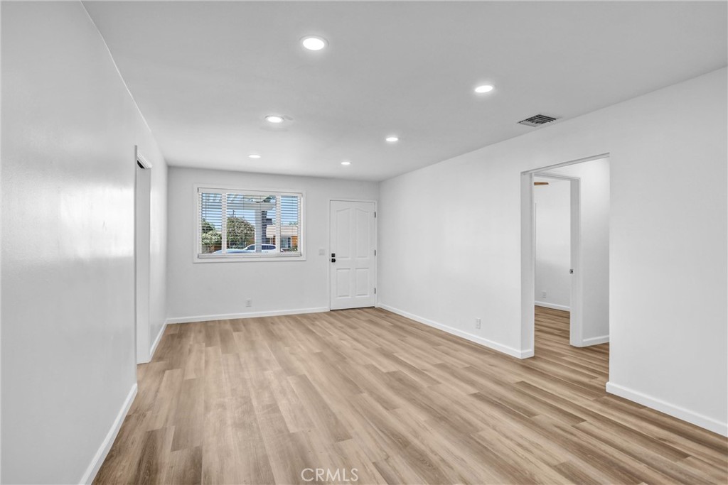 18811 E Glenlyn