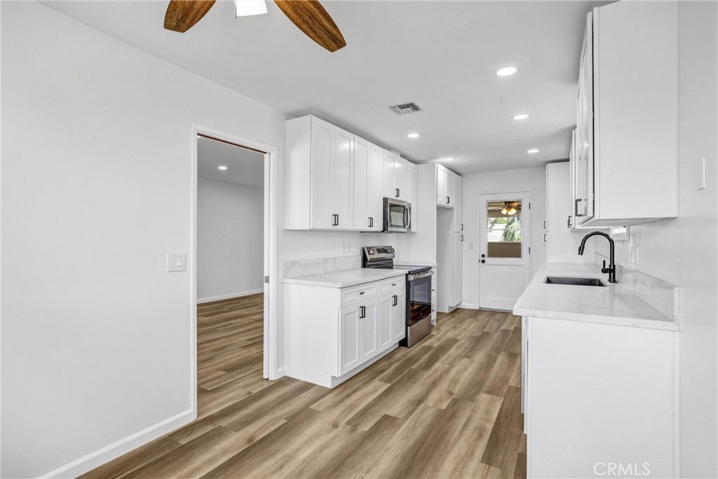 18811 E Glenlyn
