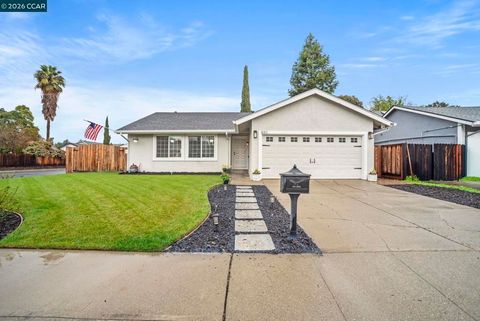 Photo of 880 880 Madigan Ave Ave, Concord, CA 94518 (MLS # 41124488)