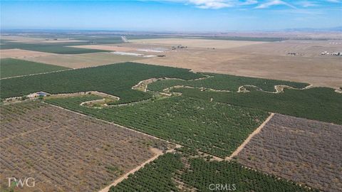 Photo of 0 Road 26, Chowchilla, CA 93610 (MLS # MC26123212)