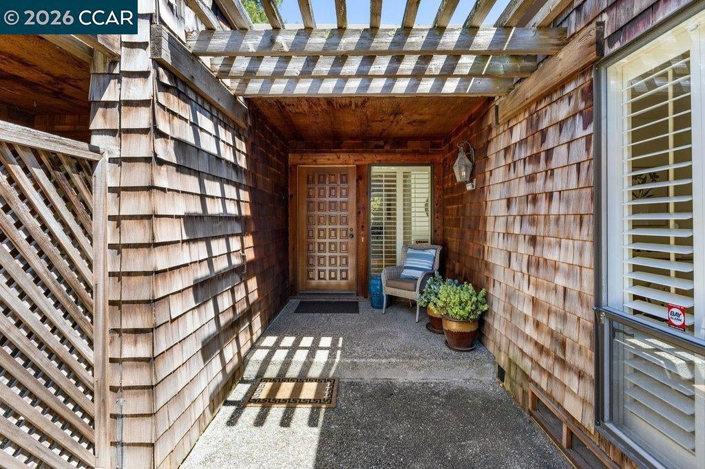 203 Village Gate Rd RD, Orinda CA 94563