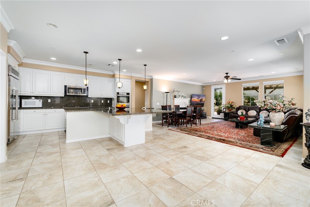 13262 Los Robles Court
