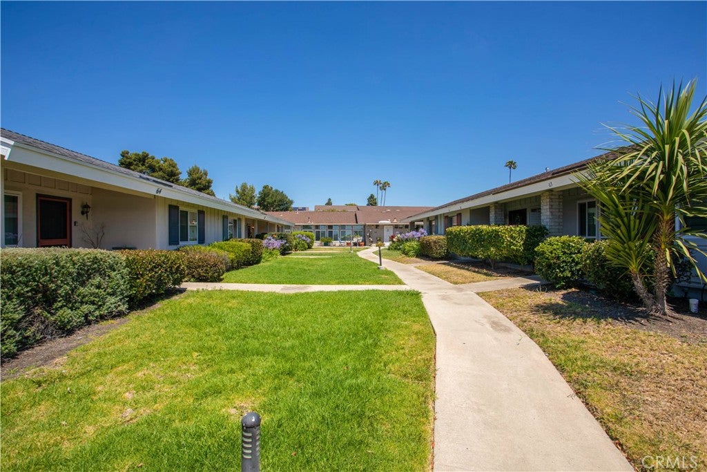 3685 Vista Campana N 66