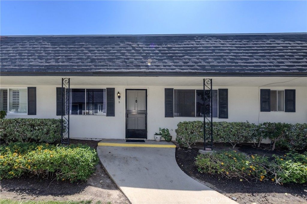 Photo of 1356 Victoria DR #D, Fullerton, CA 92831 (MLS # PW26111507)