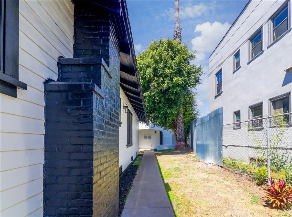 1209 S Grand Avenue 1211