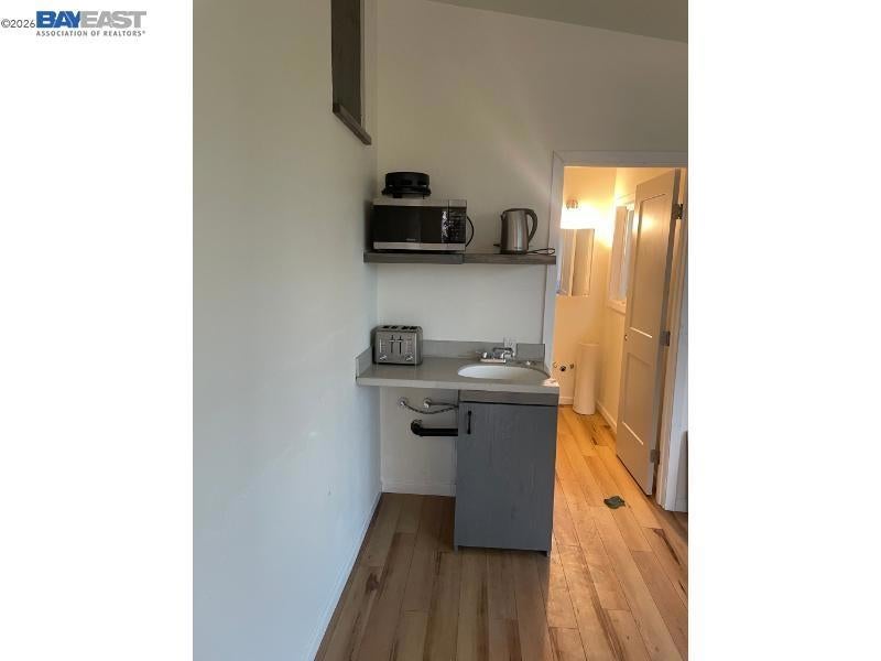114 Baxter St