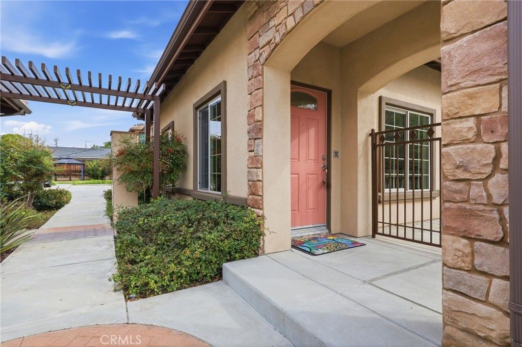 Photo of 601 N Walnut St, La Habra, CA 90631 (MLS # PW26039010)