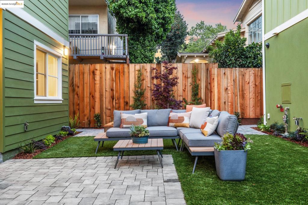 BERKELEY BORDER - Residential