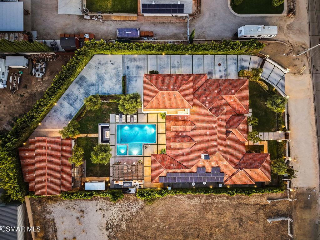 Properties 3 5099 Barnard Street