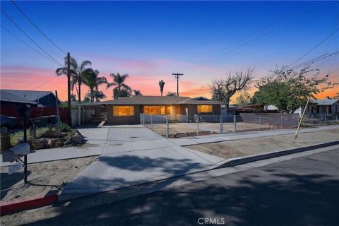 Photo of 291 W Whittier Ave, Hemet, CA 92543 (MLS # SW26064202)