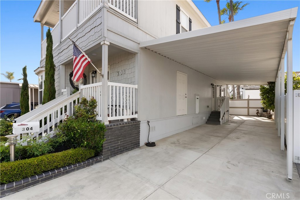 304 Lexington Circle