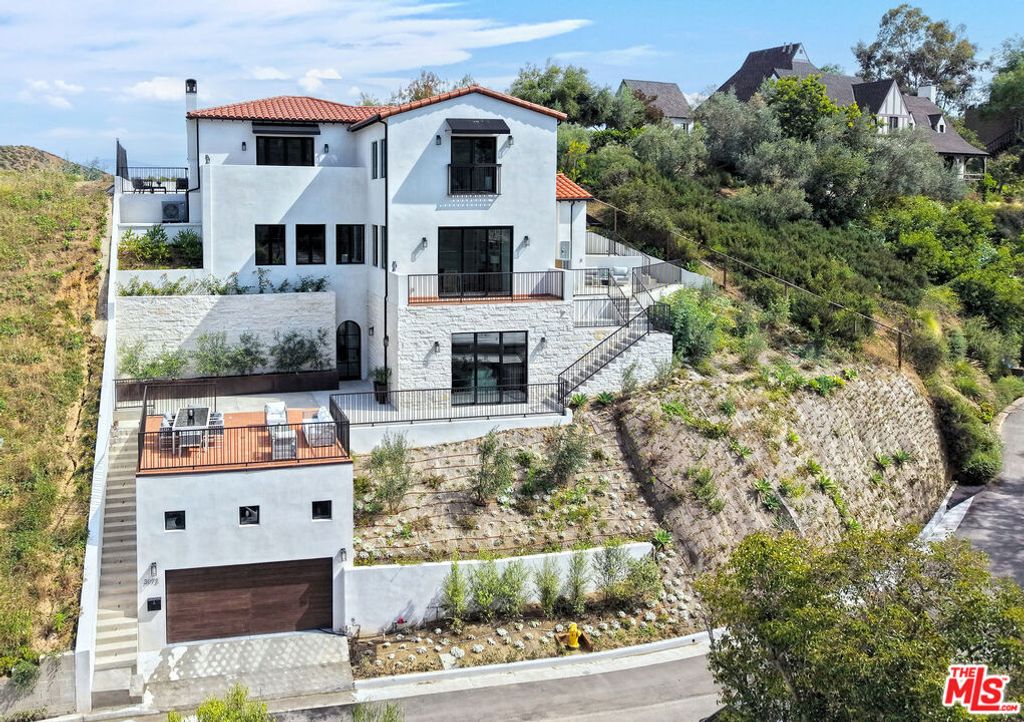 Photo of 3072 Hollyridge Drive, Los Angeles, CA 90068 (MLS # 26747167)