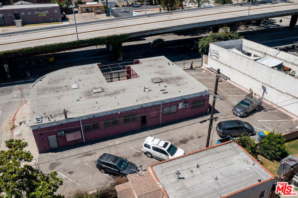 325 E Rosecrans Avenue