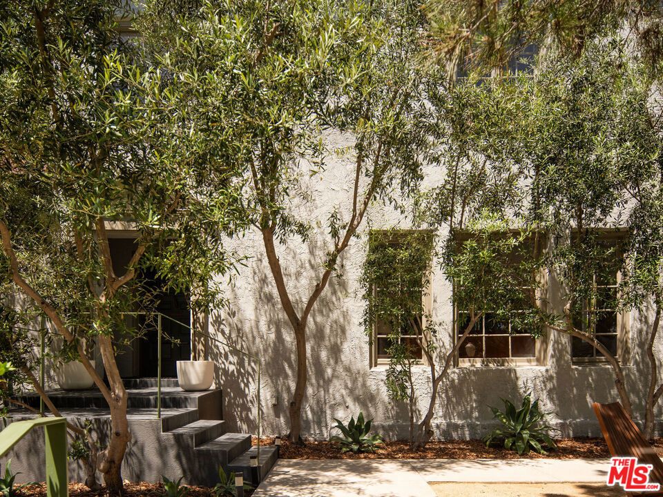 131 S Arden Boulevard