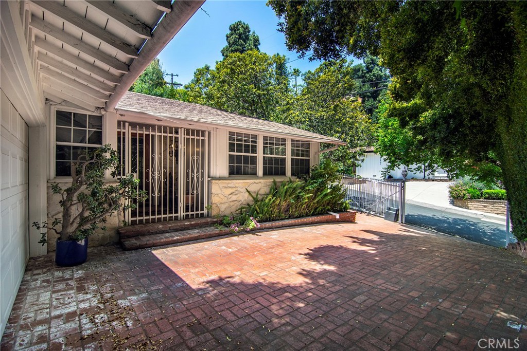 2363 coldwater canyon drive
