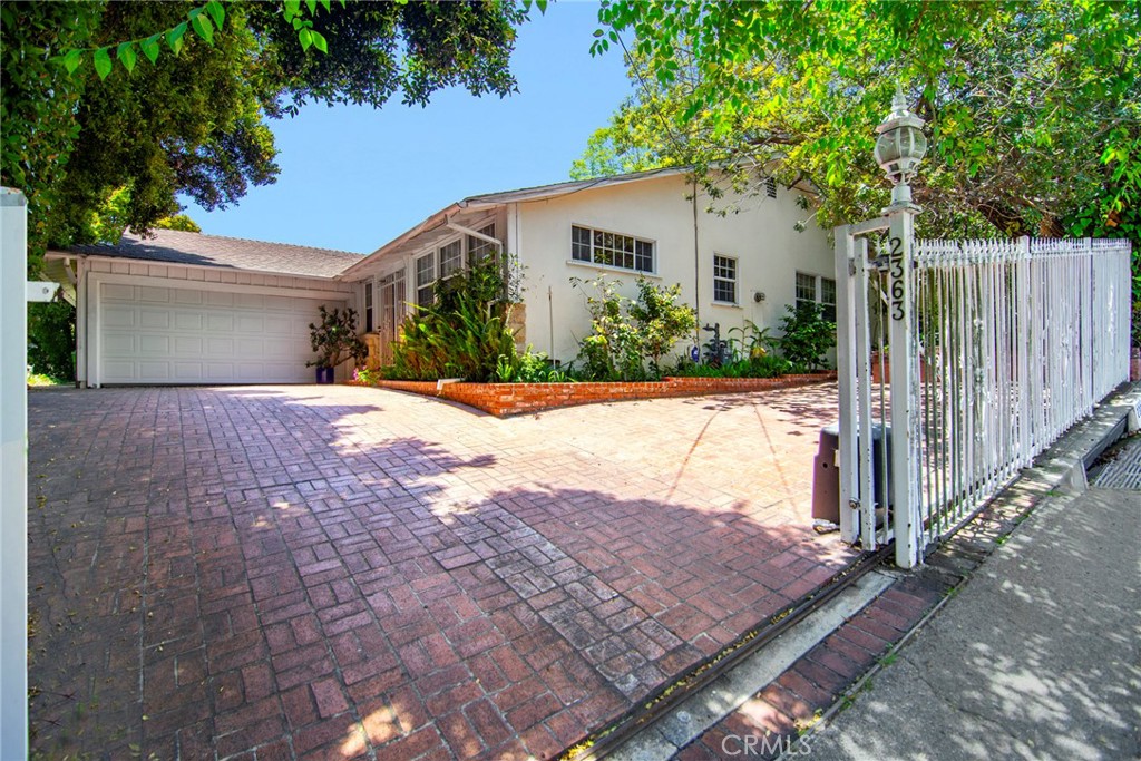 2363 coldwater canyon drive