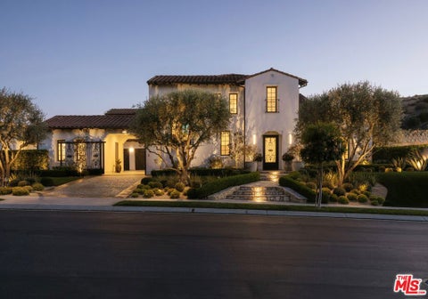 Photo of 25530 Prado De Azul, Calabasas, CA 91302 (MLS # 26847837)