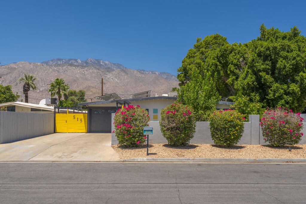 Photo of 515 N Calle Marcus, Palm Springs, CA 92262 (MLS # 219137403DA)