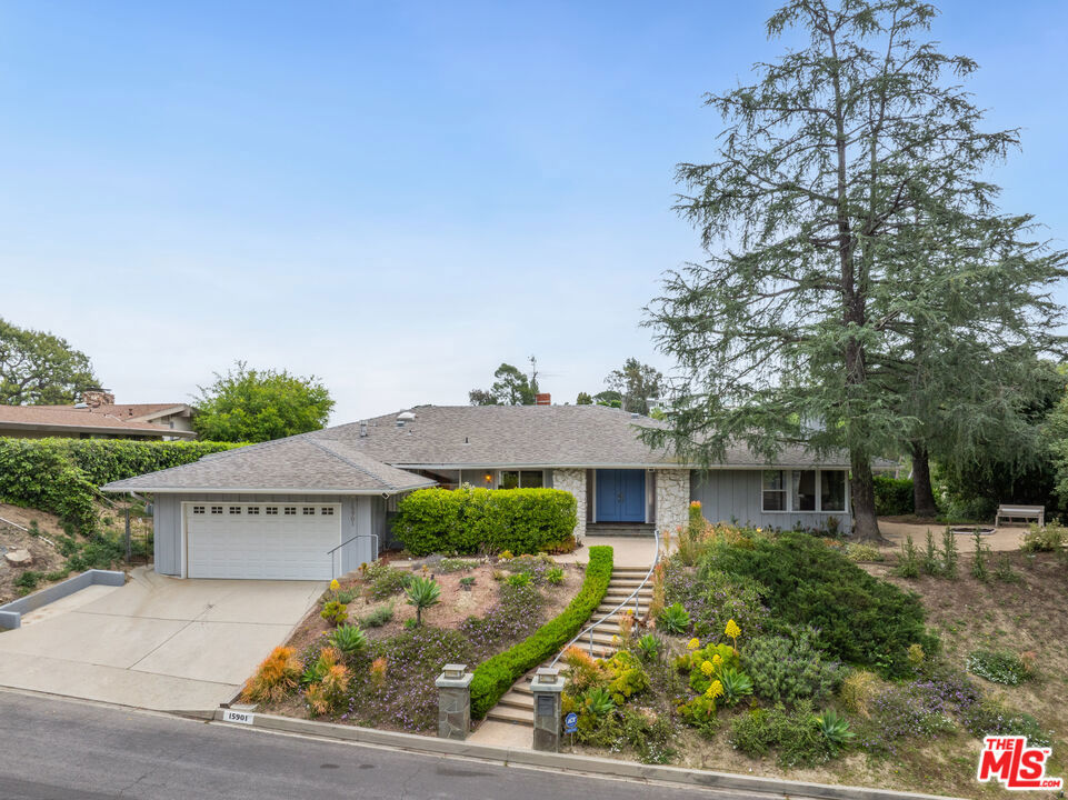 15901 High Knoll Road