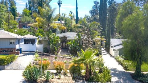 Photo of 21720 Dumetz Road, Woodland Hills, CA 91364 (MLS # SR26094914)
