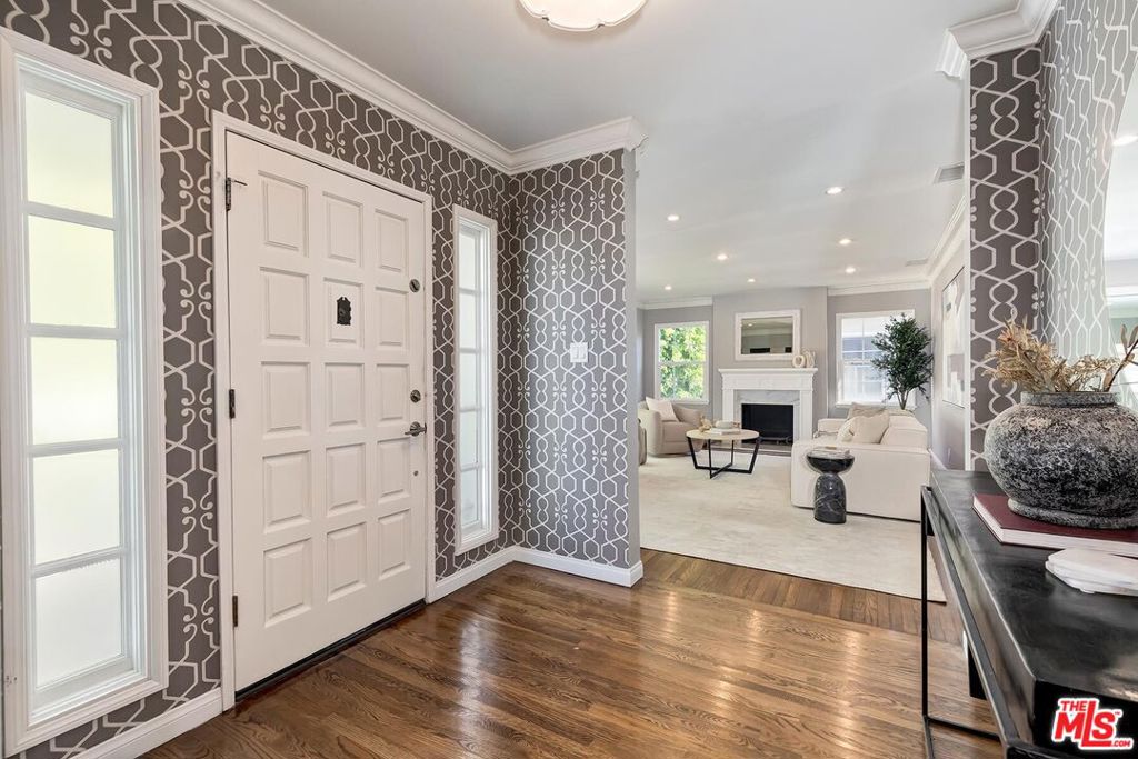 2037 Hillsboro Avenue