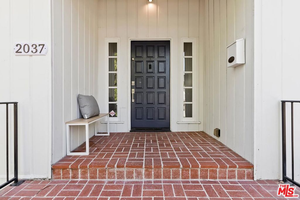 2037 Hillsboro Avenue