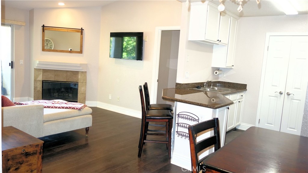 2400 Del Mar Way 201
