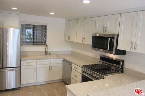 Tiny photo for 2909 Arizona Avenue #16, Santa Monica, CA 90404 (MLS # 26645015)