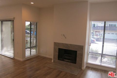 Tiny photo for 2909 Arizona Avenue #16, Santa Monica, CA 90404 (MLS # 26645015)