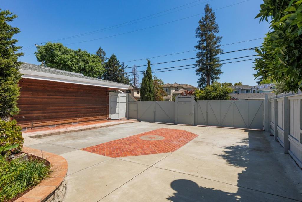 3160 Louis Road