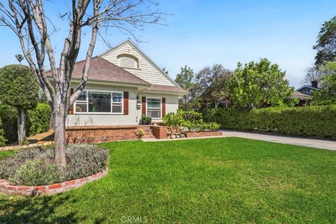 Photo of 520 Linda Pl, Redlands, CA 92373 (MLS # IV26067411)