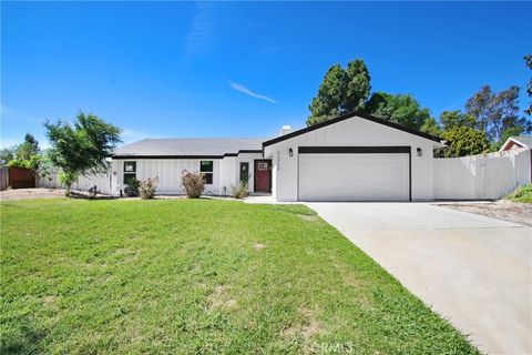 Photo of 42509 Carino Pl, Temecula, CA 92592 (MLS # CV26070980)