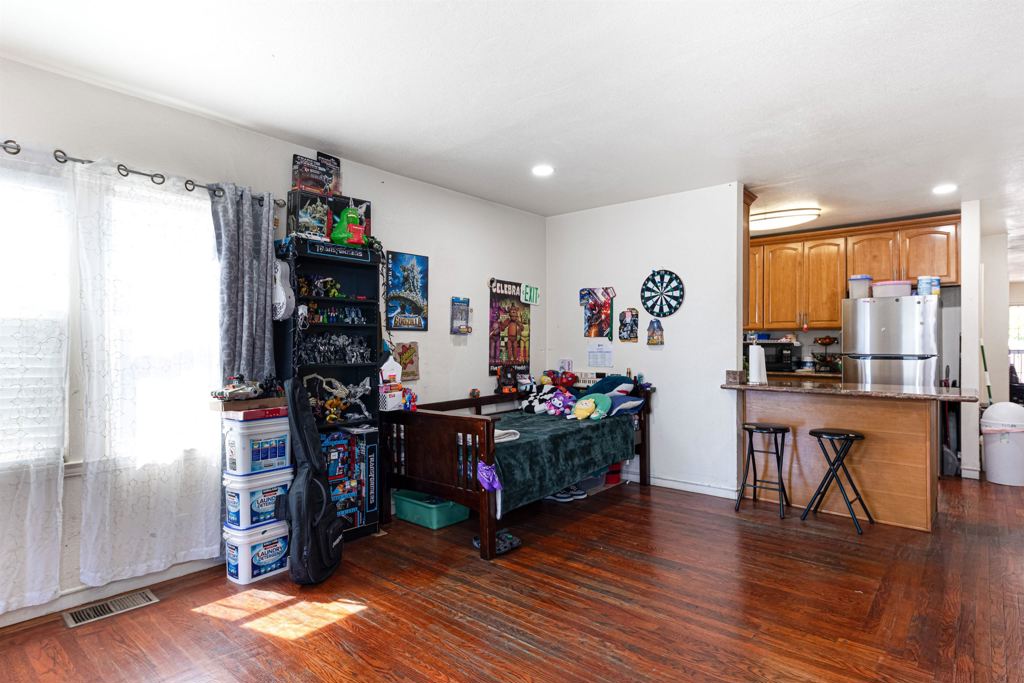 1821 74Th Ave