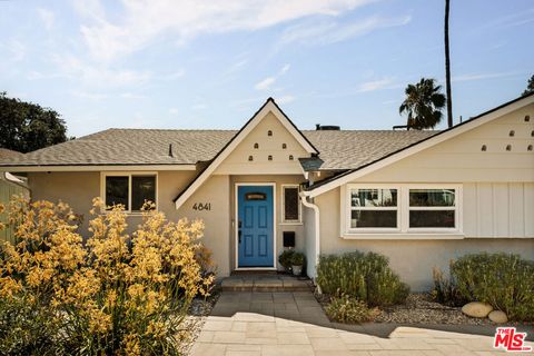 Photo of 4841 Don Pio Drive, Woodland Hills, CA 91364 (MLS # 25581137)