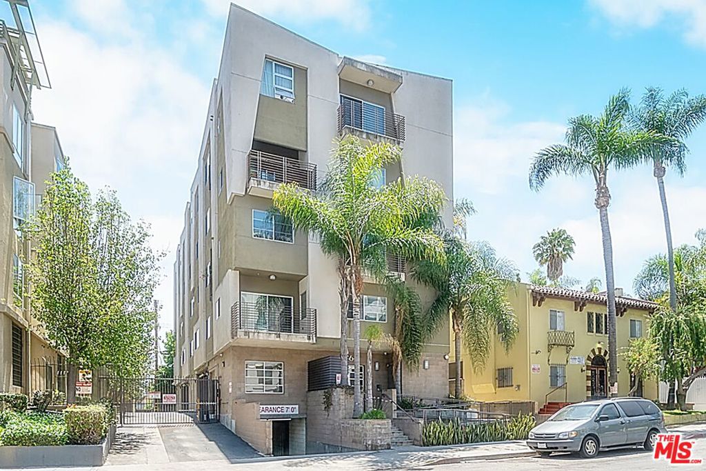 2864 Sunset Place 201