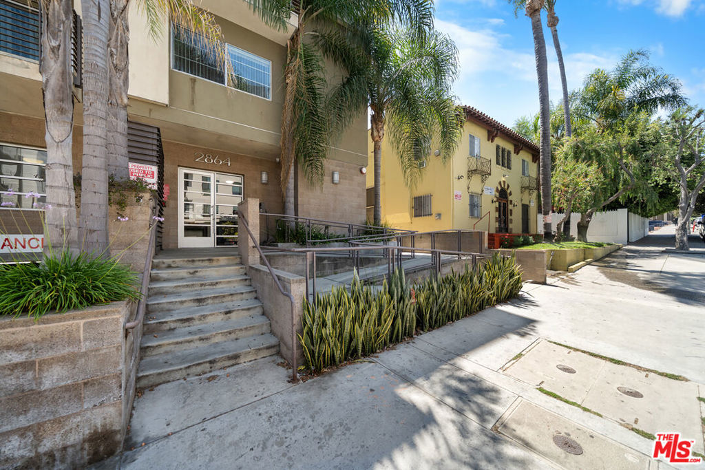 2864 Sunset Place 201