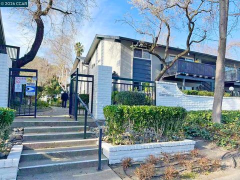 Photo of 9085 Alcosta Blvd Blvd #424, San Ramon, CA 94583 (MLS # 41122132)