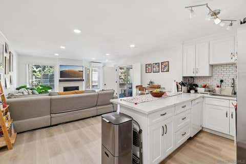 Photo of 4600 Lamont St St #204, San Diego, CA 92109 (MLS # 260017877SD)